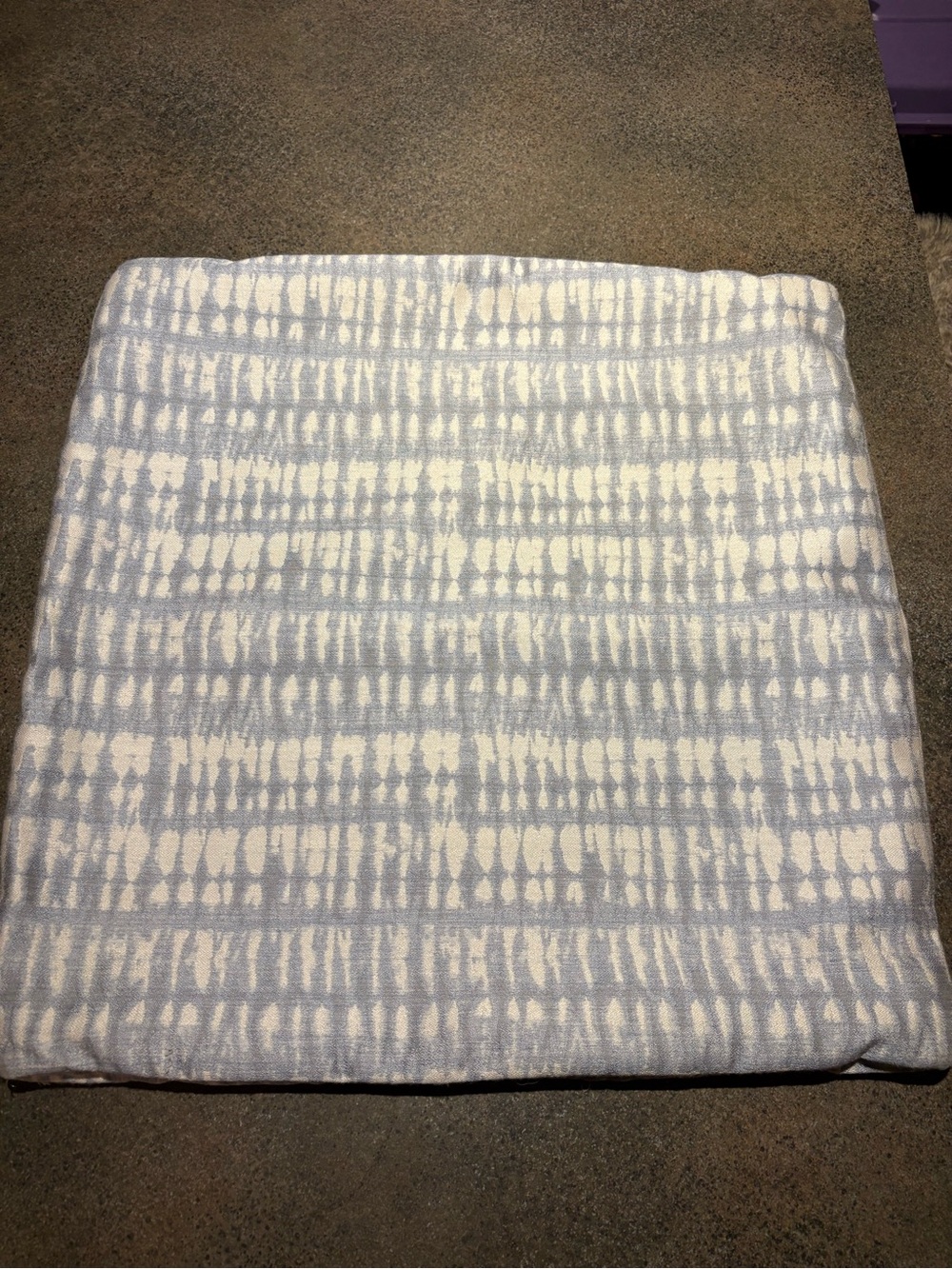 22”x22” blue and white pillow covering, covered zipper, no insert included